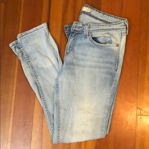 Levi Demi Curve Low Rise Skinny Jean